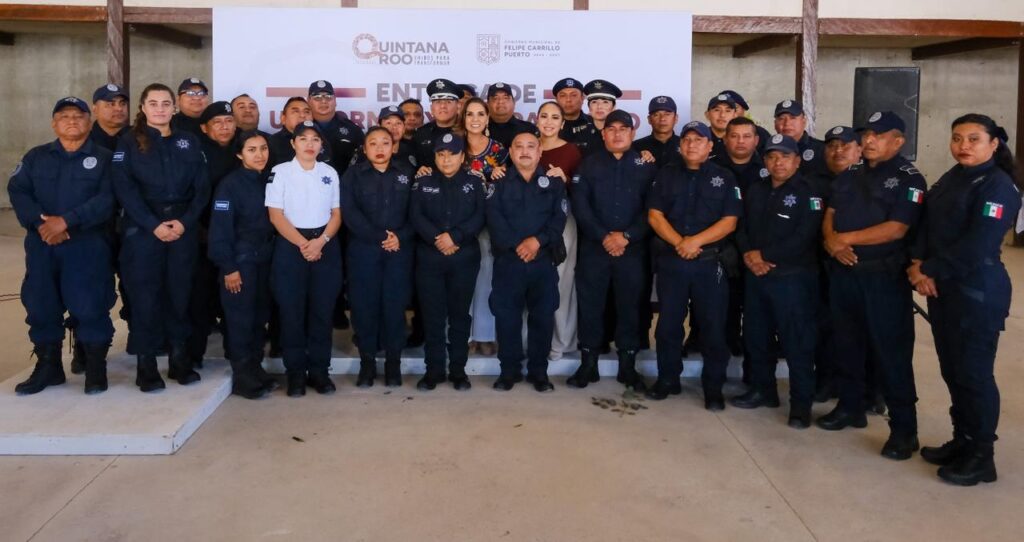 Reconocen Mara Lezama y Mary Hernández labor de personal operativo con entrega de uniformes en Felipe Carrillo Puerto
