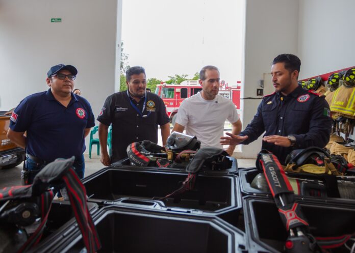 Con punta de lanza en equipo de bomberos, Tulum aumenta protección a la ciudadanía