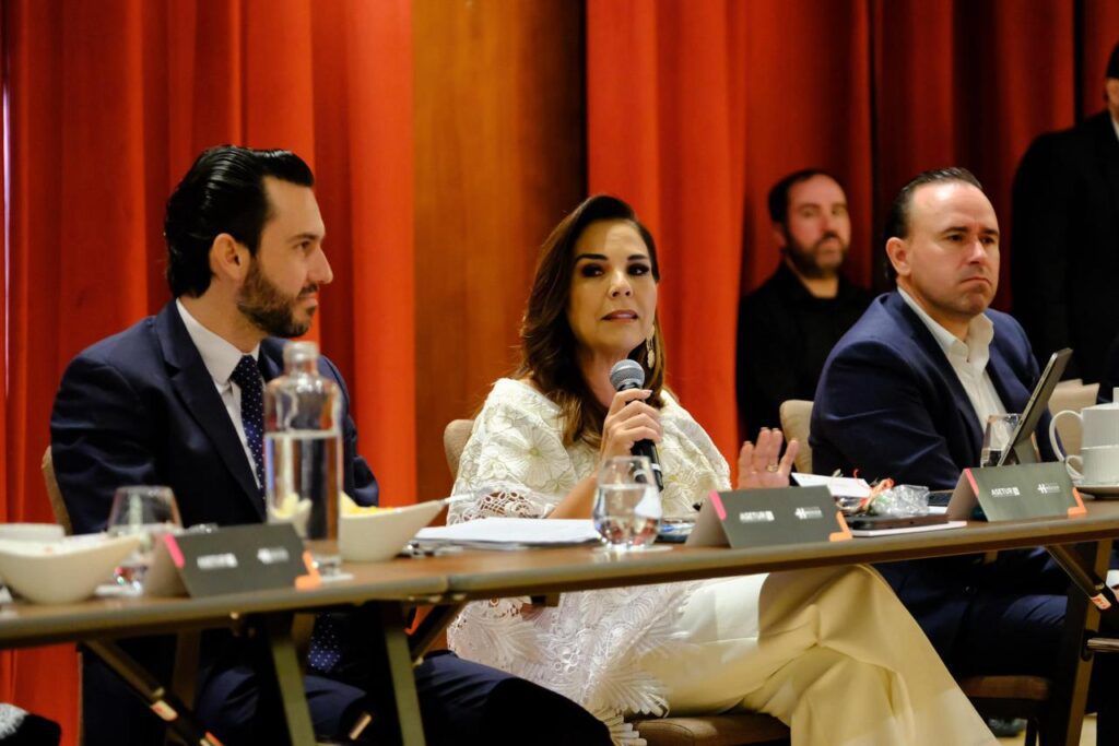 Mara Lezama fortalece la promoción turística de Quintana Roo en el marco de FITUR 2026 junto a todas las y los secretarios de turismo de México