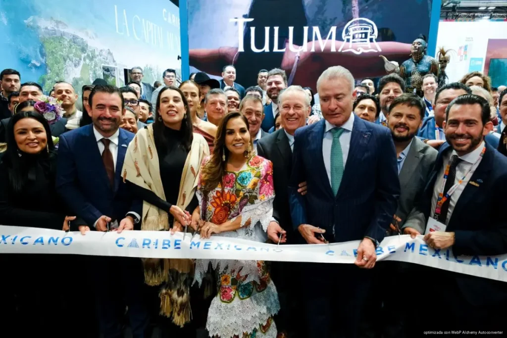 Mara Lezama y Josefina Rodríguez cortan listón inaugural del pabellón del Caribe Mexicano, Capital Mundial de las Vacaciones, en FITUR 2026