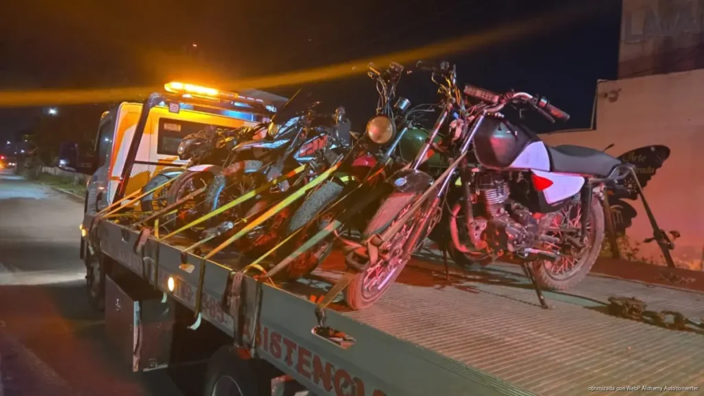 Aseguran 16 motocicletas y detienen a cuatro personas tras operativo preventivo en Cancún