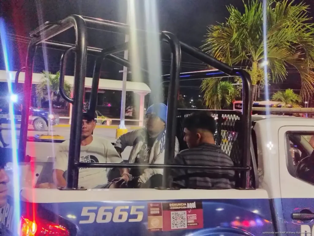 Aseguran 16 motocicletas y detienen a cuatro personas tras operativo preventivo en Cancún