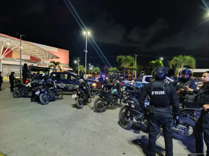 Aseguran 16 motocicletas y detienen a cuatro personas tras operativo preventivo en Cancún