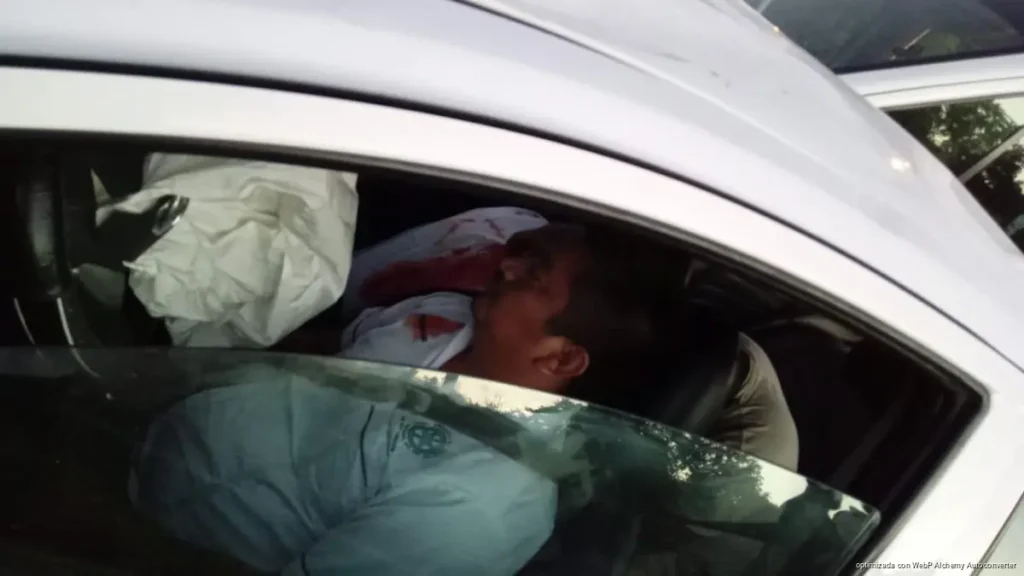 Fatal choque entre taxi y van turística deja dos lesionados y un fallecido en la carretera federal 307