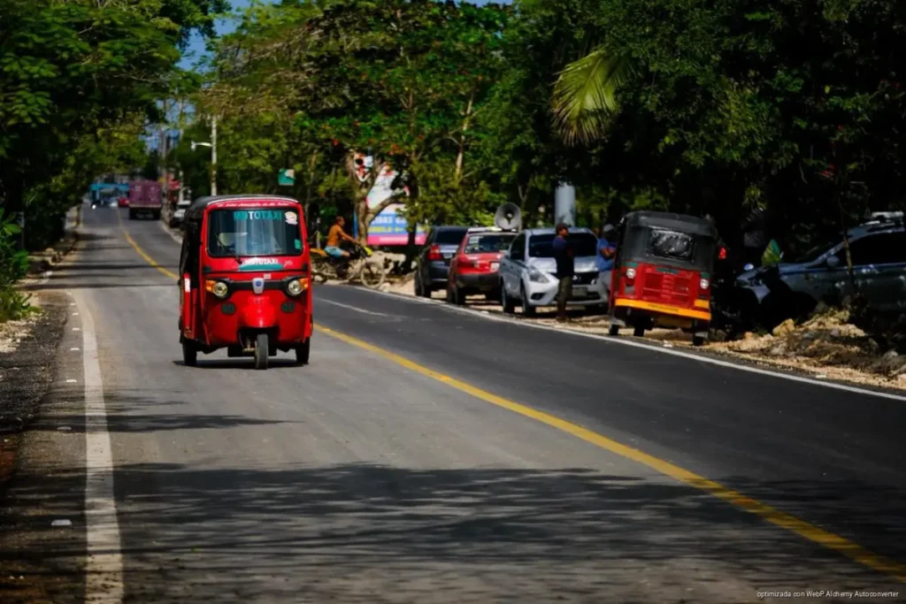 Constata Mara Lezama rehabilitación del tramo carretero Kantunilkín – Chiquilá, realizada por la SICT