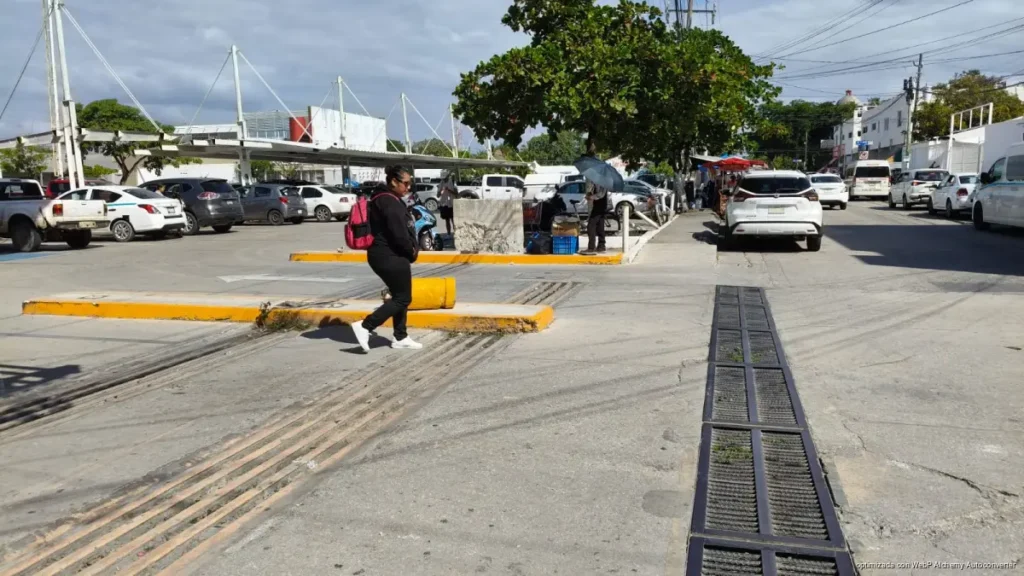 Dan ultimátum a Chedraui para reparar daños a infraestructura pública en Playa del Carmen