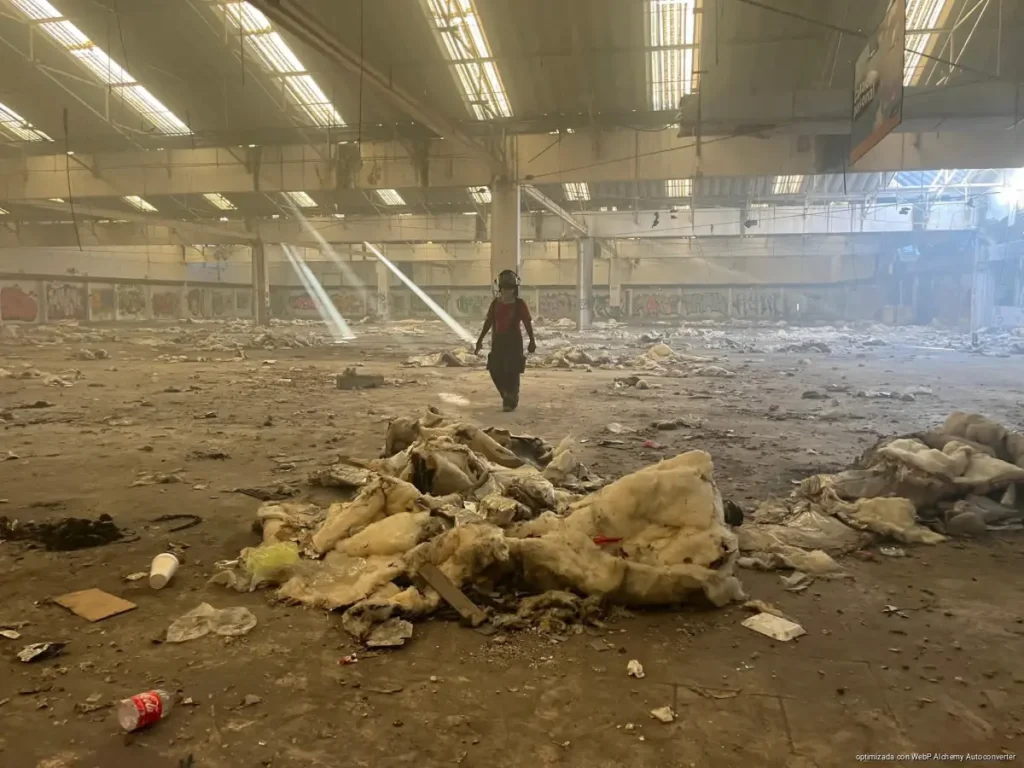 Incendio de basura en predio abandonado de la avenida Ruta 5 y Kabah