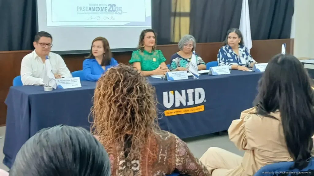 Certifican a siete mujeres emprendedoras en Playa del Carmen