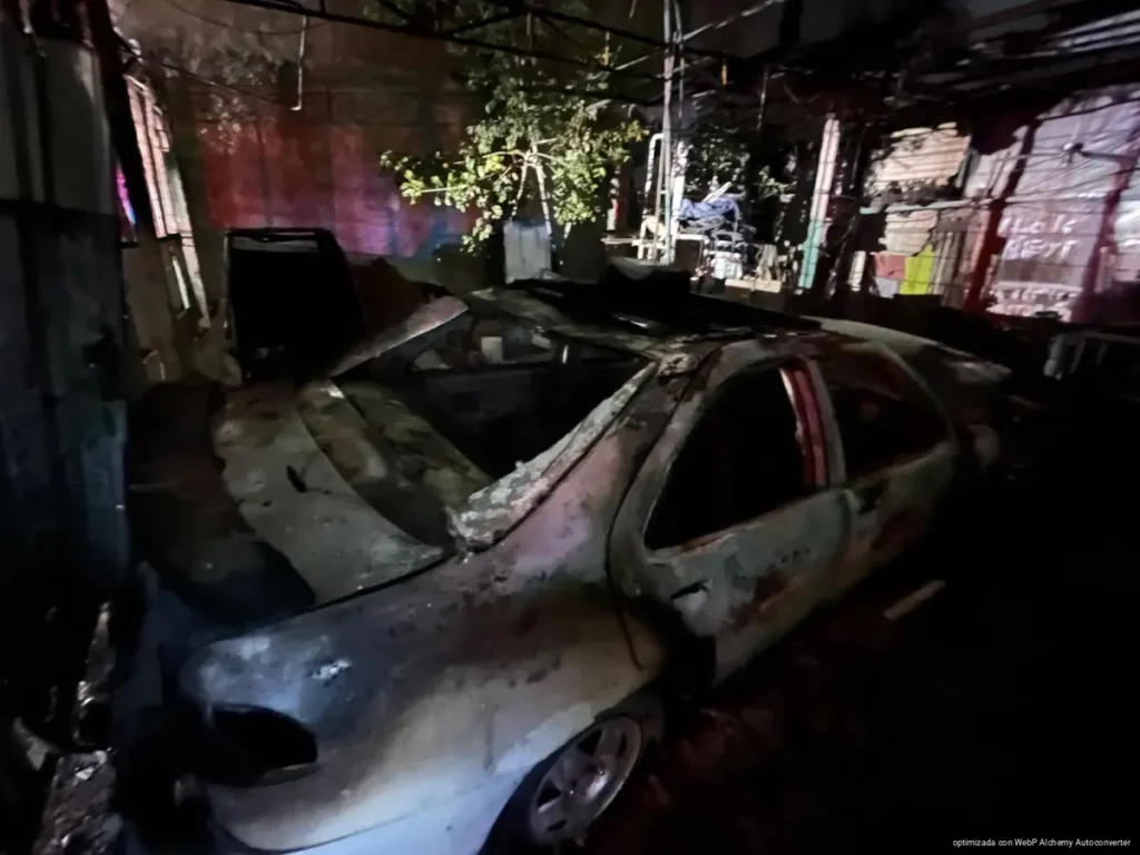 Se incendia vehículo en predio de la supermanzana 245 de Cancún