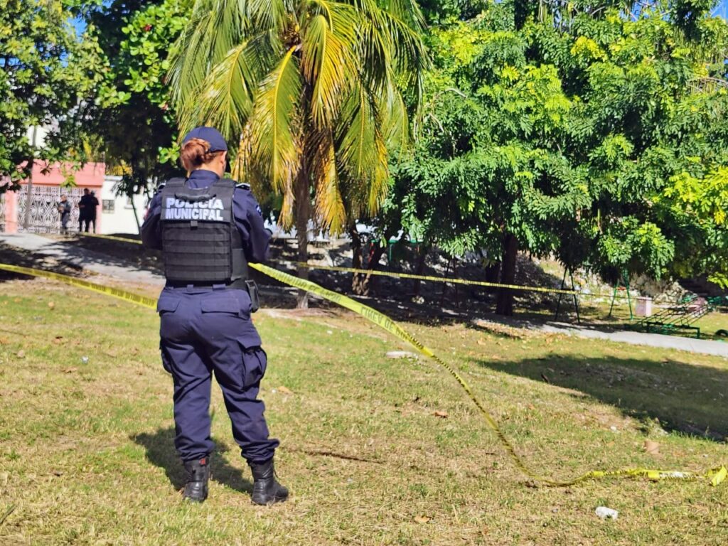 Hallan restos humanos dentro de un carrito de supermercado en Cancún
