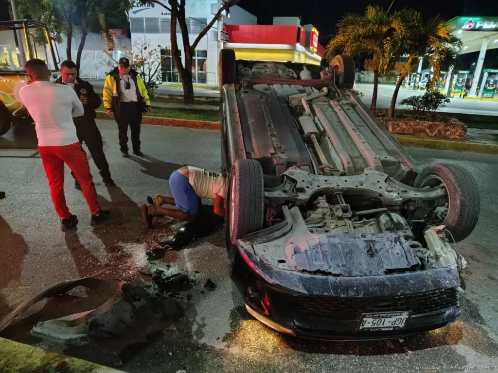 Borrachos chocan frente a Bomberos de Cancún, eran de la Guardia Nacional