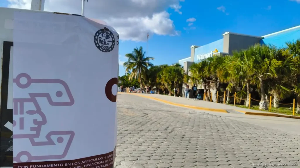 el secretario de Ordenamiento Territorial Municipal,