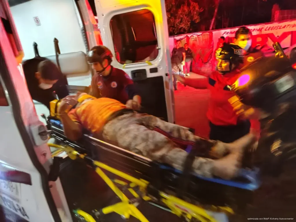 Motociclista grave tras ser embestido por vehículo que huyó en Cancún

