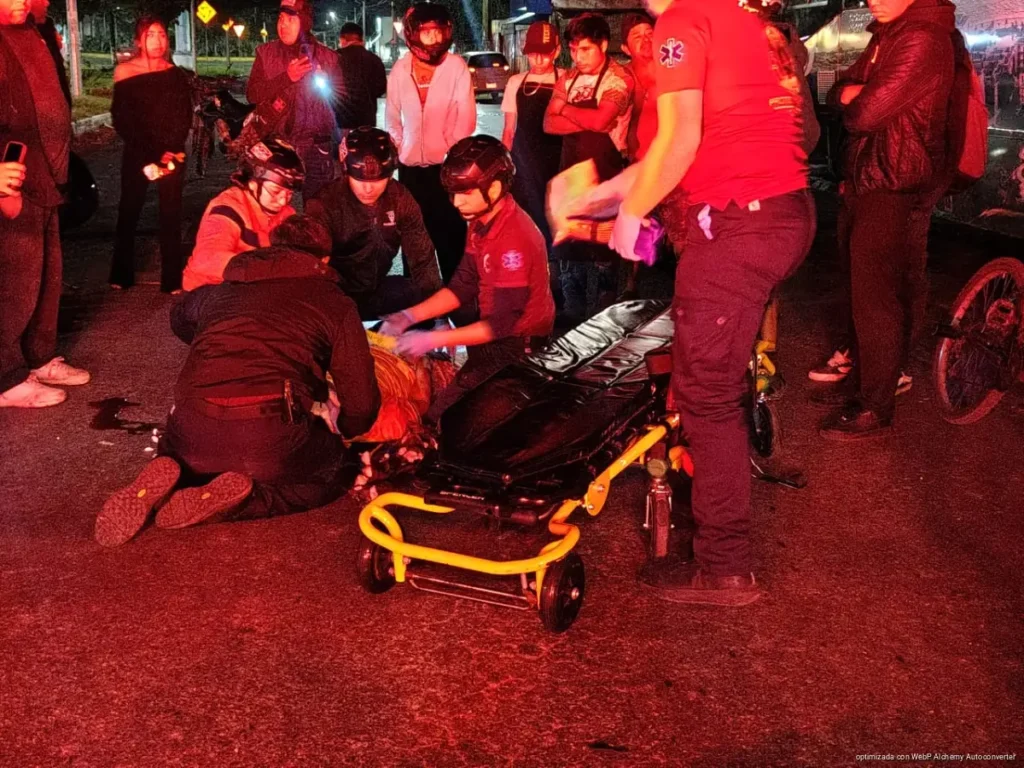 Motociclista grave tras ser embestido por vehículo que huyó en Cancún

