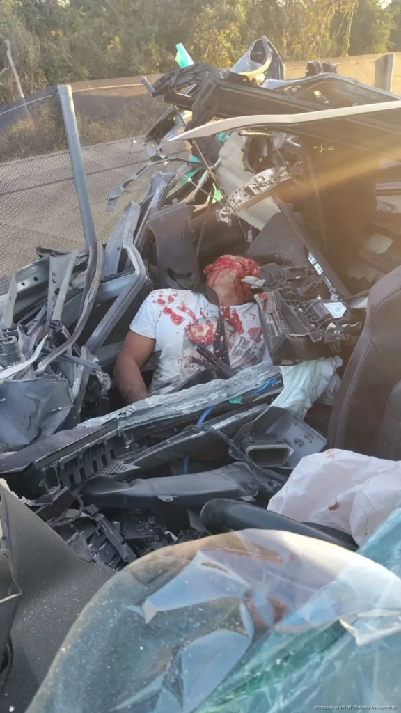 Accidente en el libramiento Cancún–Mérida deja un muerto y un herido grave tras choque entre volquete y auto