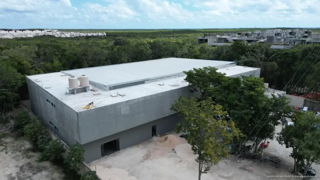 Supervisan Mara Lezama Espinosa y Diego Castañón avance del 70% del C4 en Tulum