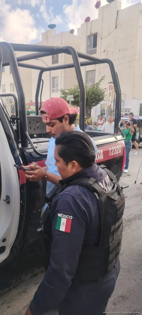 Choca auto en sentido contrario contra mototaxi y deja tres lesionados en Paseos del Mar