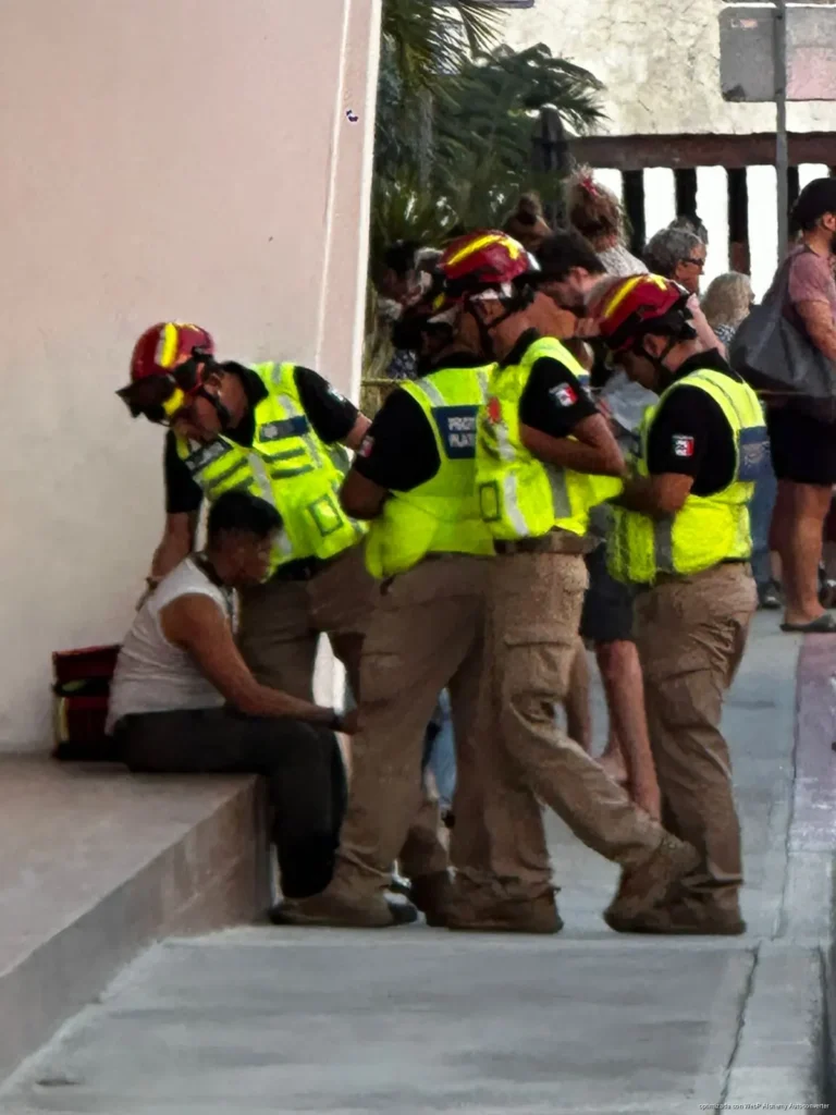 Sofocan incendio en departamento del Centro de Playa del Carmen; no hay lesionados