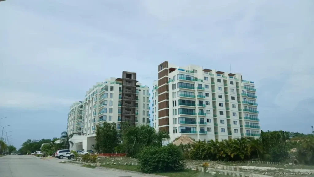 Advierten empresarios riesgo de sobreoferta inmobiliaria en Playa del Carmen