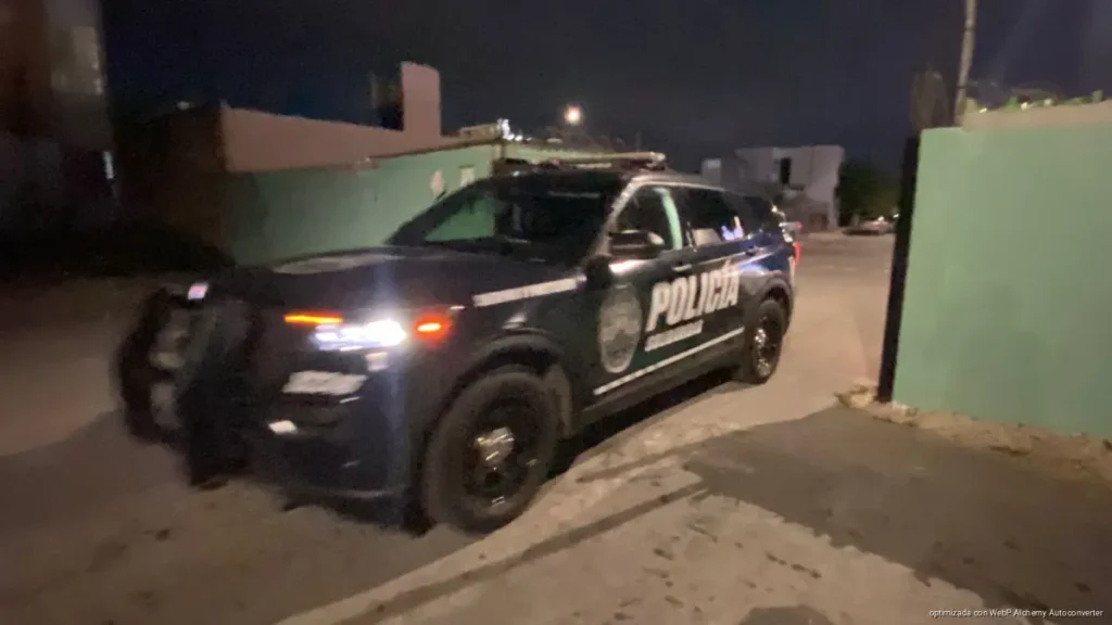 Elementos de la FGR aseguran dos domicilios en el fraccionamiento Pescadores Villas del Sol de Playa del Carmen