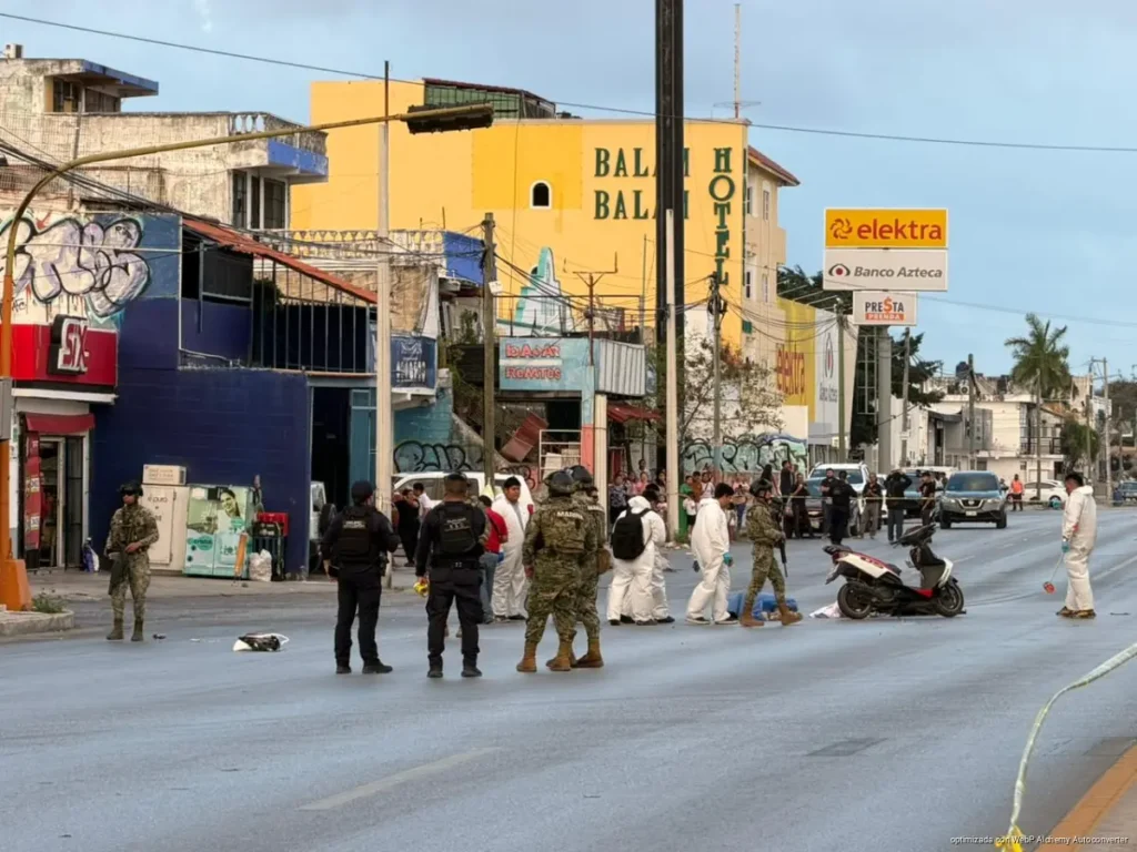 Arrolla tráiler a motociclista y provoca muerte de joven en Cancún