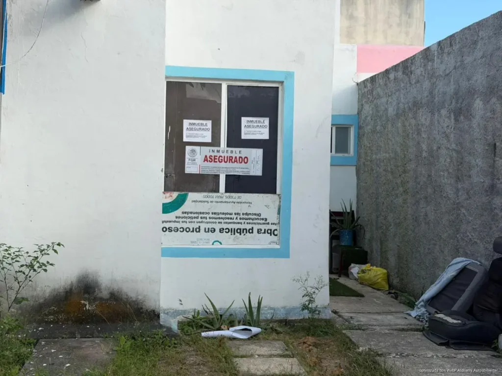 Cateo en Villas del Sol deja tres detenidos, un menor asegurado y más de un kilo de droga decomisada