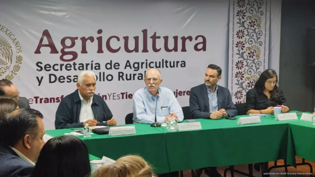 Participa SEDARPE en reunión nacional para fortalecer el campo y la ganadería