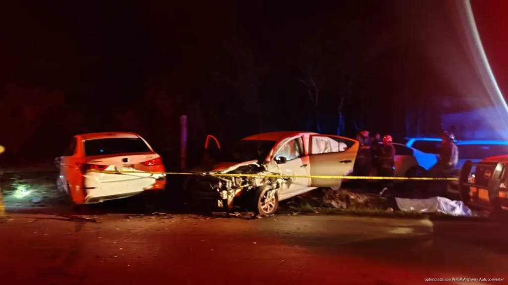 Fatal choque frontal en la carretera Gas Auto deja un muerto y un lesionado grave