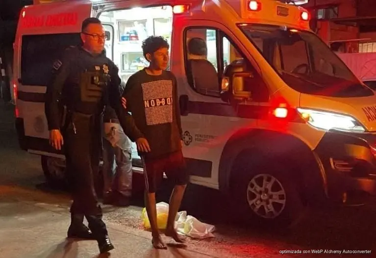 Chocan presuntos ladrones al huir de la policía y terminan detenidos en Cancún