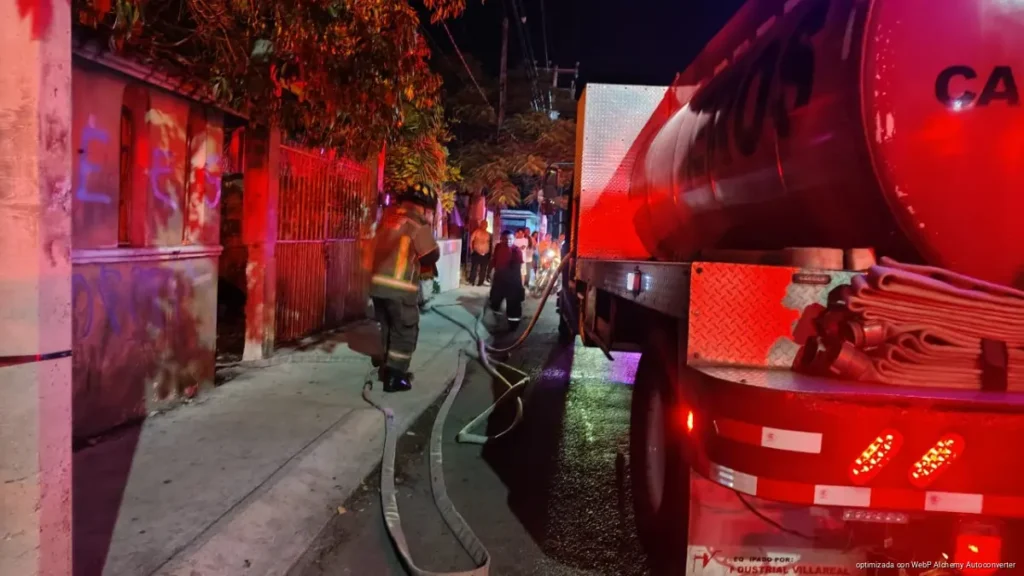 Incendian palapa con bomba molotov en Cancún; no hay lesionados
