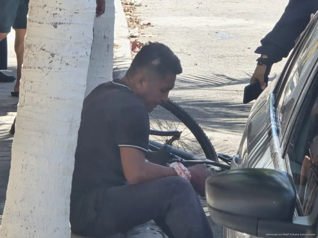 Golpean y asaltan a ciudadano en colonia Ejido de Playa del Carmen; agresor logra huir