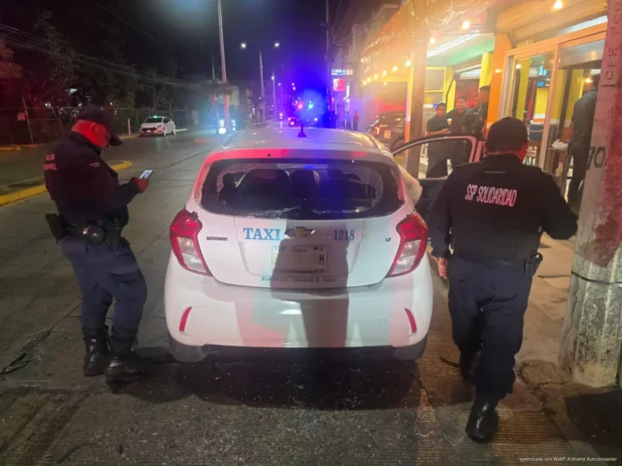 Detienen a dos turistas israelíes por dañar taxi en Playa del Carmen