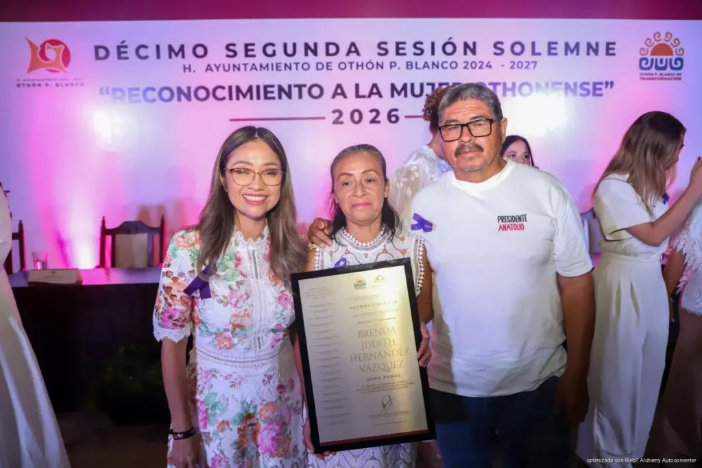 Cabildo distingue a Wilma Contreras Canto y Brenda Hernández Vázquez como Mujeres Othonenses 2026