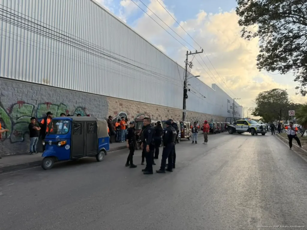 Riña entre mototaxistas colapsa avenida Los Tules; evidencian falta de control de movilidad