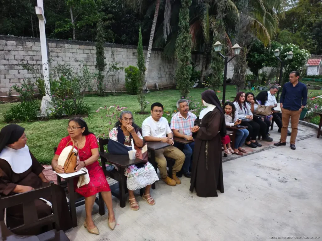 Chetumal vive con devoción el Viernes de Dolores en el Convento de las Clarisas