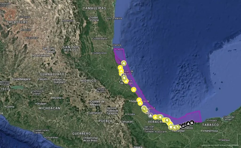 Derrame en el Golfo de México alcanza 630 km ; Sheinbaum señala que no proviene de Pemex y habrá reparación del daño