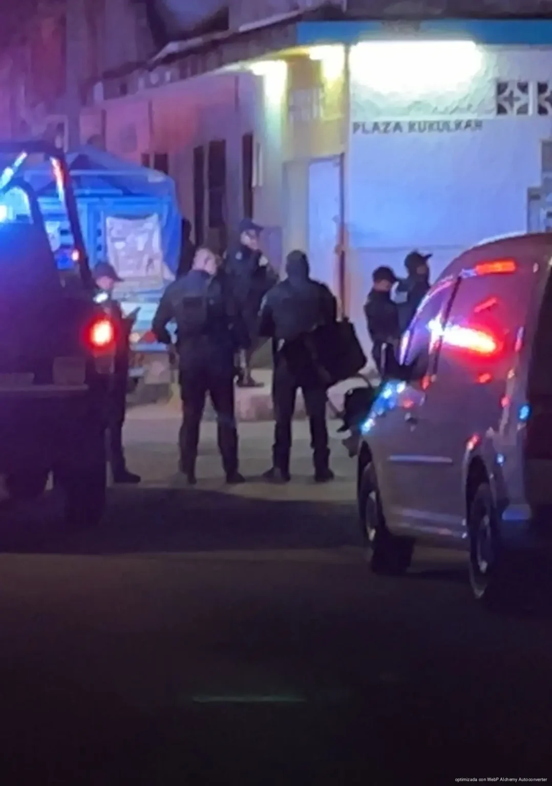 Ataque a balazos contra bar en Playa del Carmen deja vehículo dañado