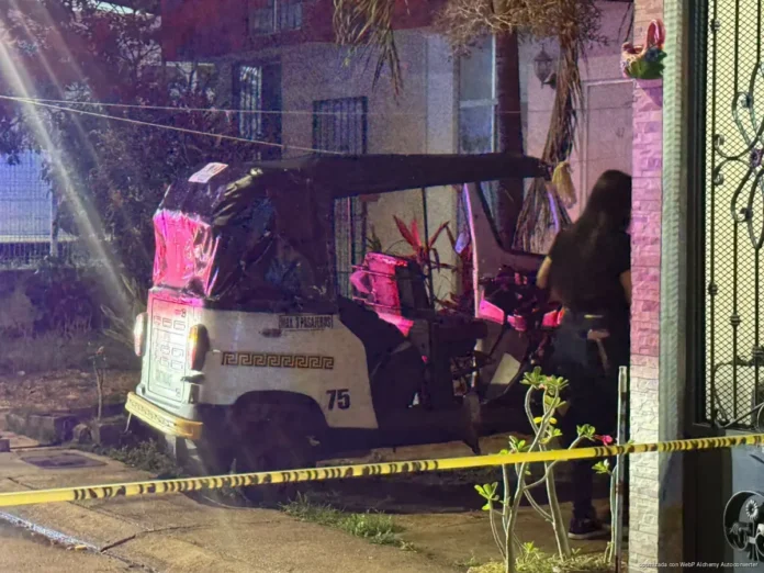 Fallece hombre al interior de mototaxi en Puerto Maya; presumen infarto