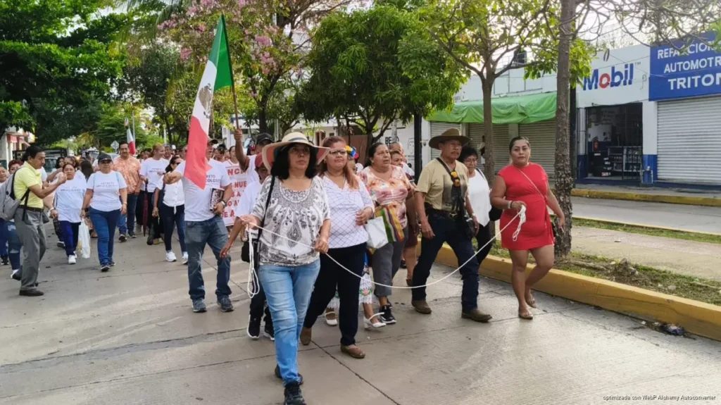Exigen la regulación de 3 mil predios en la Colosio de Playa del Carmen