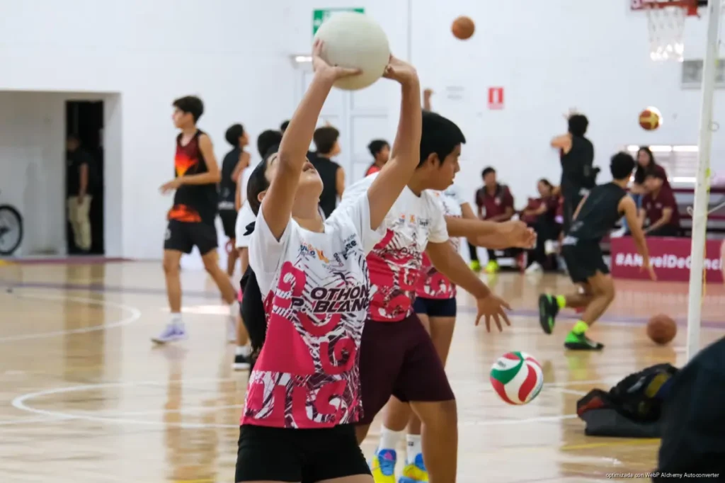 Canchas, becas y actividad física: así se fortalece el deporte en el estado