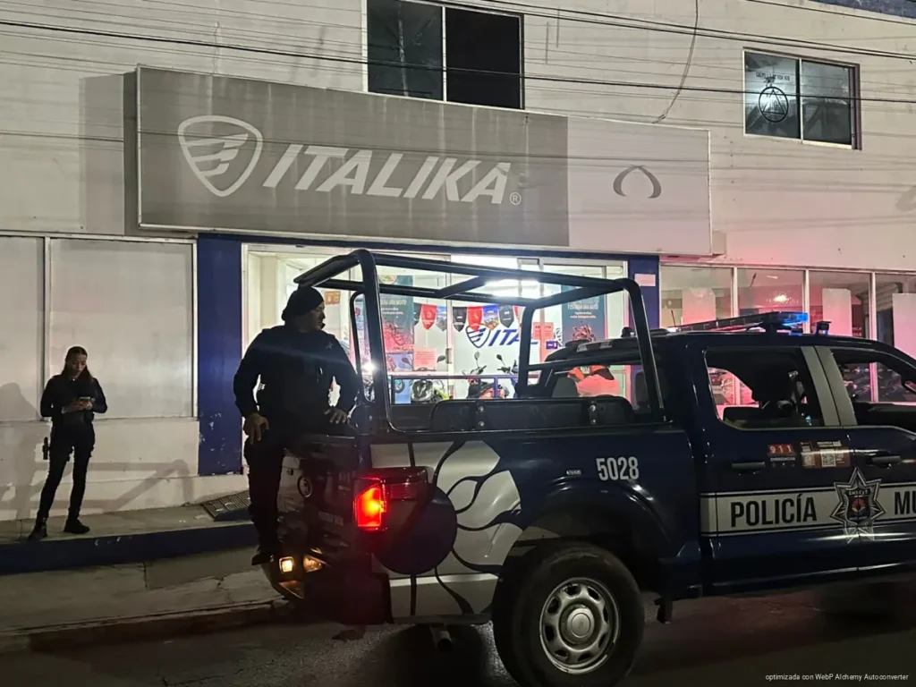 Frustran robo en agencia de motos en Cancún; detienen a sospechoso