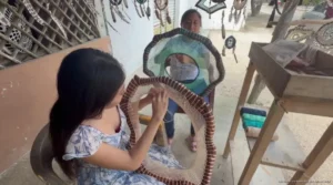 Mujeres artesanas luchan por mantener viva la tradición en Tulum