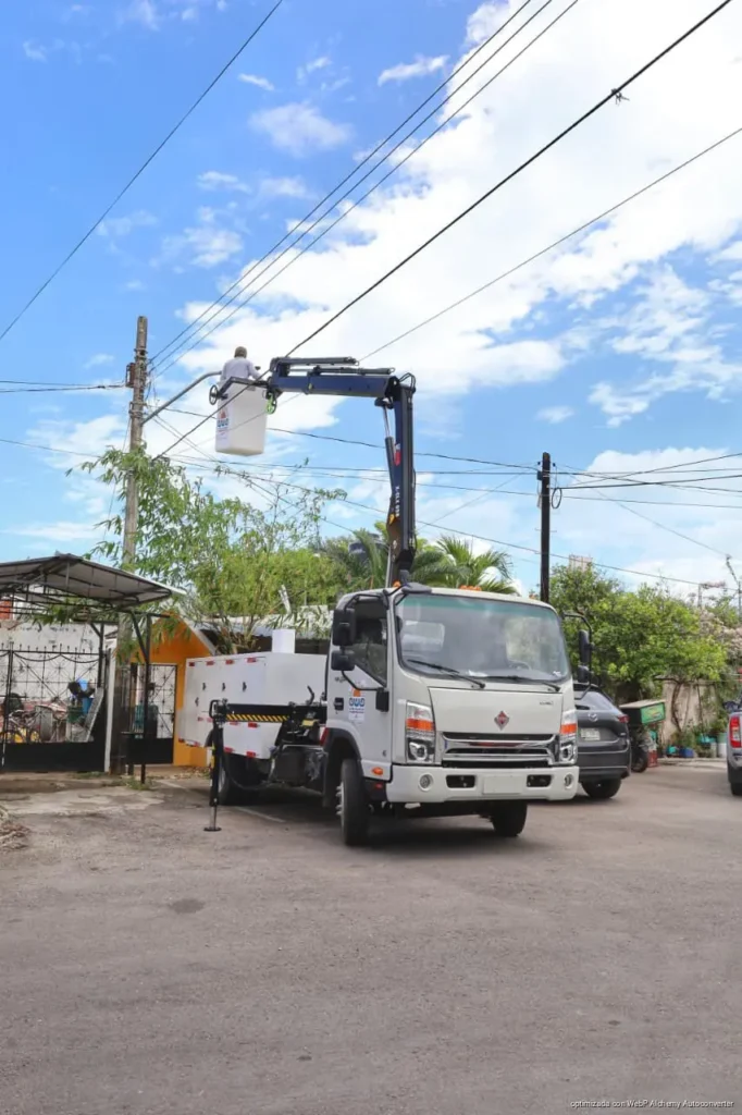 Refuerza Yensunni Martínez servicios públicos con nuevo equipo en operación