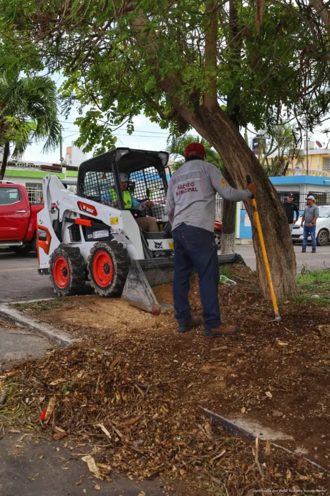 Refuerza Yensunni Martínez servicios públicos con nuevo equipo en operación