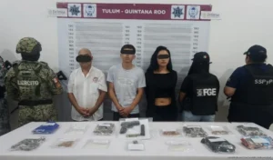 Durante acciones de seguridad en el municipio, caen tres con arma y droga en operativo en Tulum; autoridades aseguran arma y 34 dosis.