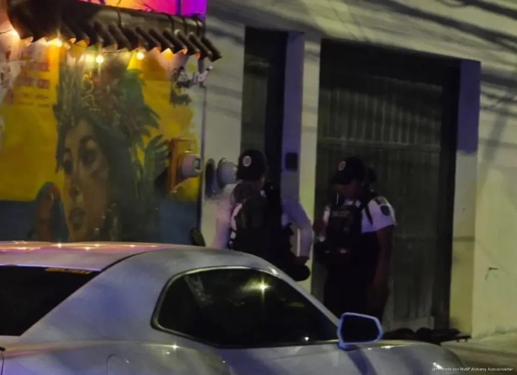 Dispara pistolero contra restaurante en Playa del Carmen