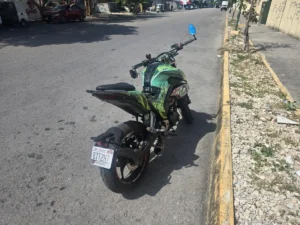 Provoca choque al rebasar en sentido contrario y deja motociclista lesionado en Playa del Carmen