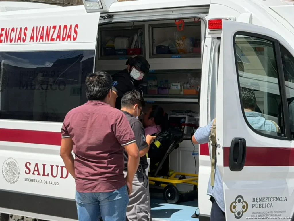 Chocan combis y una vuelca en Cancún; hay al menos 14 lesionados