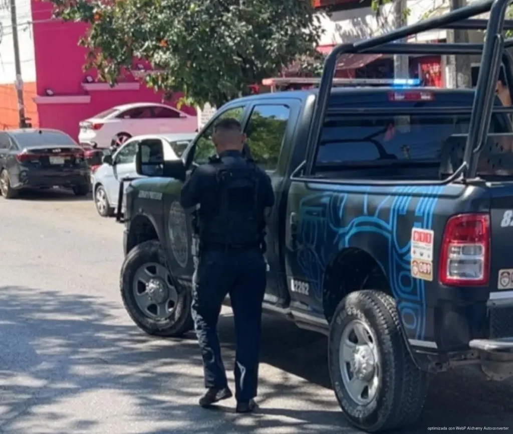 Detienen a taxista por quedarse con equipaje y venderlo en Playa del Carmen