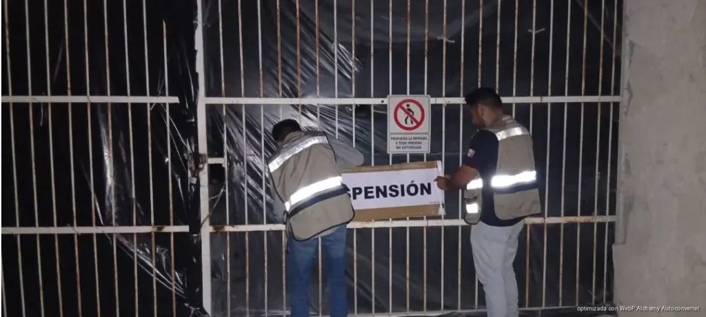 Reclausuran predio en Xcalacoco tras romper sellos por vertido de aguas negras